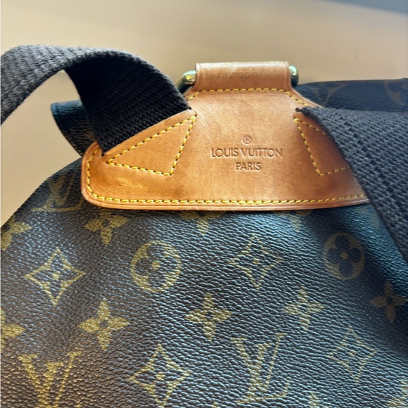Louis Vuitton Monogram Canvas Montsouris GM backpack - Picture 4 of 16
